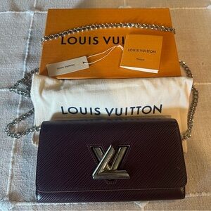Louis Vuitton | Portefeuille Twist Lock Epi Leather Continental Wallet On Chain